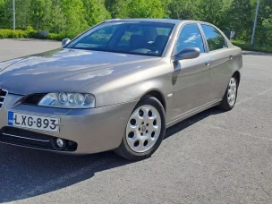 Alfa Romeo 166