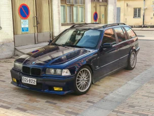 BMW 323