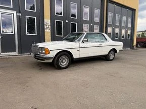 Mercedes-Benz 230