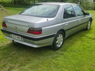 Peugeot 605
