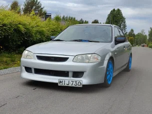 Mazda 323