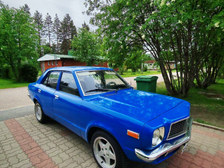 Mazda 818