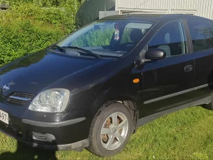 Nissan Almera Tino
