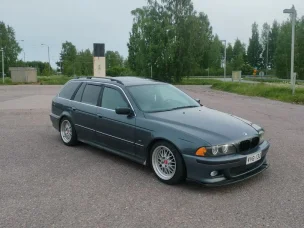 BMW 528