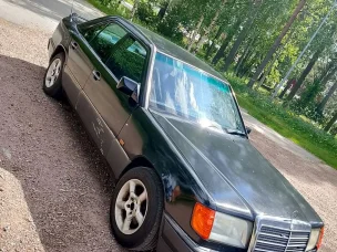 Mercedes-Benz 230