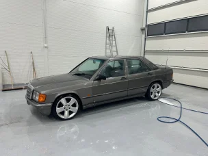 Mercedes-Benz 190