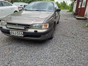 Toyota Carina E