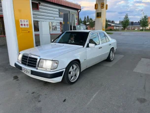 Mercedes-Benz 200