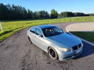 BMW 325