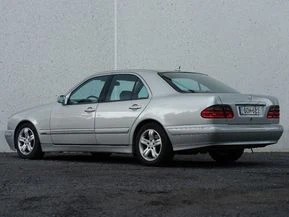 Mercedes-Benz E 320