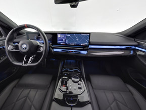 BMW i5 M60