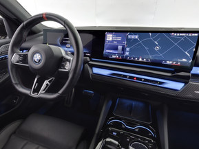 BMW i5 M60