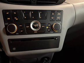 Nissan Almera Tino
