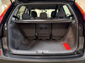 Nissan Almera Tino