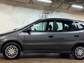 Nissan Almera Tino