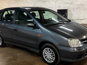Nissan Almera Tino
