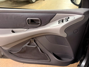 Nissan Almera Tino