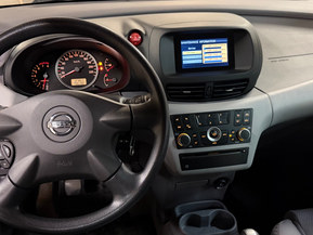 Nissan Almera Tino
