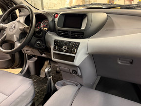 Nissan Almera Tino
