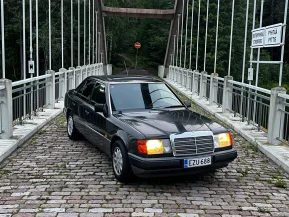 Mercedes-Benz 230