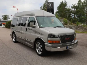 GMC Savana