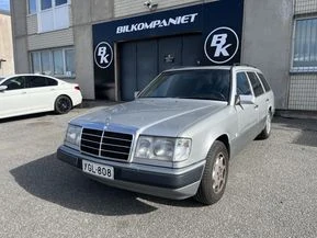 Mercedes-Benz 230