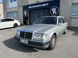 Mercedes-Benz 230