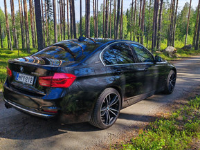 BMW 330