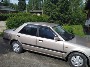 Mazda 323