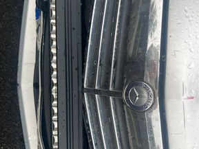 Mercedes-Benz 220