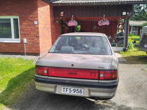 Mazda 323