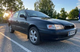 Toyota Carina E