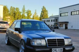 Mercedes-Benz 230