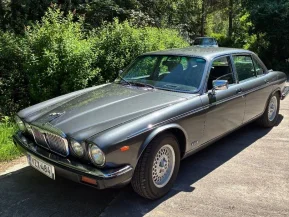 Daimler Double Six