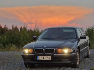 BMW 728