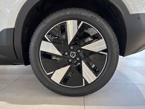 Volvo EX40