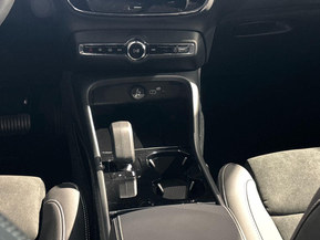 Volvo EX40