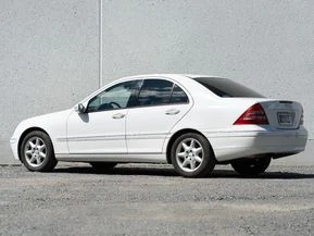 Mercedes-Benz C 240
