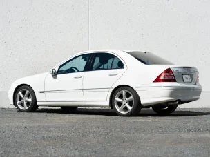 Mercedes-Benz C 230