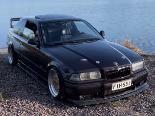 BMW 323