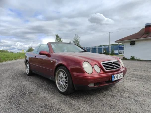 Mercedes-Benz 230