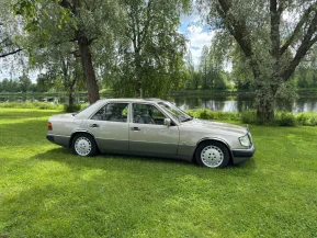 Mercedes-Benz 300