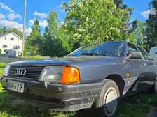 Audi 100