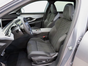 Peugeot E-5008