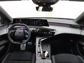 Peugeot E-5008