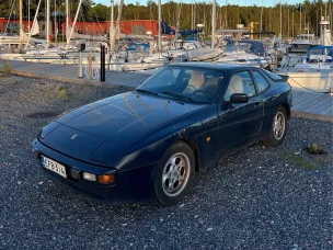 Porsche 944