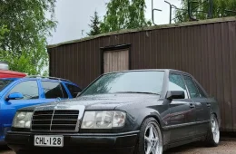 Mercedes-Benz 230