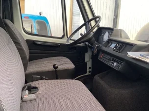 Mercedes-Benz 209