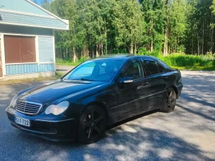Mercedes-Benz 320