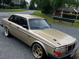 Volvo 244